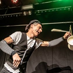 Diabolo; Foto: Ingo Schweiger Jongleur mit Diabolo